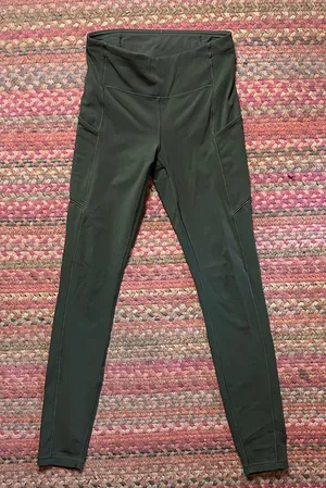 Lululemon Speed Up Tight DWR 28"
Dark Olive thumbnail 1