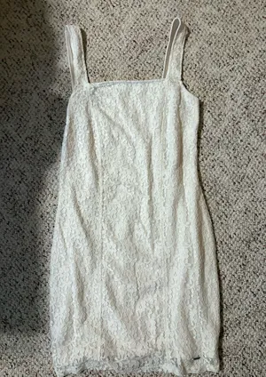 Hollister dress thumbnail 1