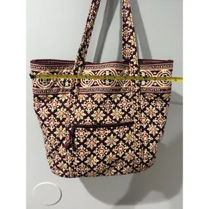 Vera Bradley Retired Medallion Shoulder Tote Burgundy Lunch Bag‎ Wristlet thumbnail 6