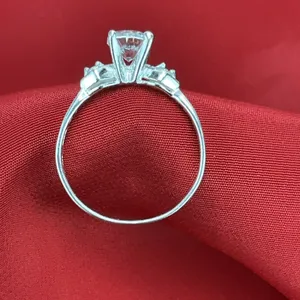 Oval Cut Cz Vintage Solitaire Engagement Ring‎ Size 8 In 925 Silver thumbnail 2