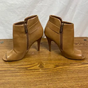 Guess Booties Peep Toe Stiletto Heel Ankle Boots‎ Tan Brown Bow Detail 6.5M thumbnail 3