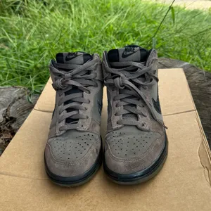 Nike Dunk High Skateboarding Shoes Brown /Black Swoosh Suede boys size 6.5 thumbnail 2