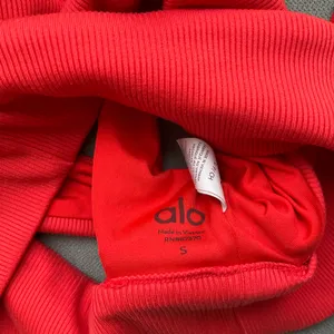 Alo Yoga Slit Bra Red Hot Summer S thumbnail 3