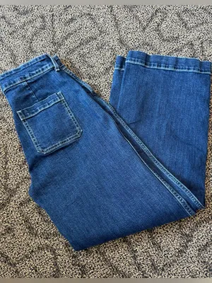 Old Navy Extra High-Rise Sky-Hi Wide Leg Dark Wash Jeans thumbnail 2
