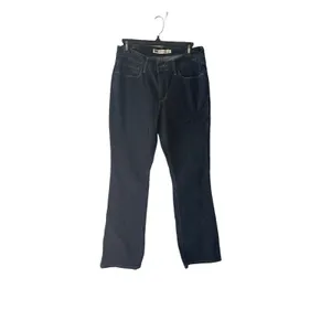 Levi's 515 Bootcut Women's Size 8 Dark Wash Mid Rise Jeans‎ thumbnail 2