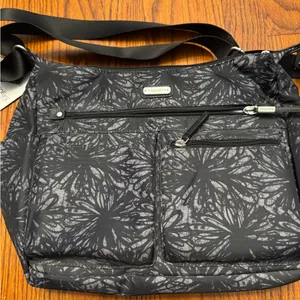 Baggallini Crossbody Everyplace Bag NWT Black Floral School College Travel thumbnail 10