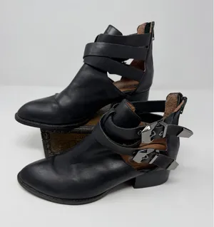 Jeffrey Campbell Everly Black Leather Cutout Buckle Ankle Boots Ibiza Last 7 thumbnail 1