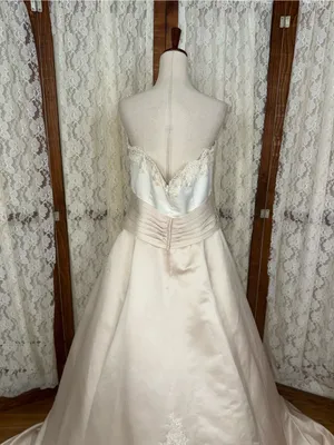 Beautiful Vintage 90s Michaelangelo Strapless Two-Tone Satin Wedding Gown thumbnail 7