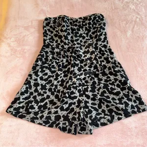 Express gray and black leopard print strapless romper size 0 ruffle detail thumbnail 1