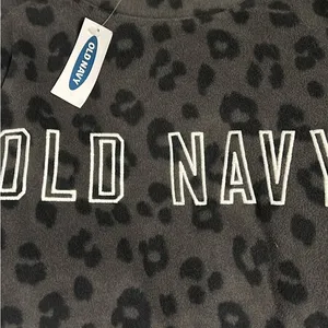 NWT..Old Navy Leopard Print Fleece Top XL thumbnail 3