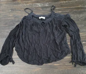 Abercrombie & Fitch Women’s Small Off-Shoulder Top Casual Trendy thumbnail 1