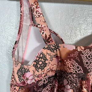 Torrid Women Plus Size 1 D/DD Pink Maroon Floral Tankini Underwire Built in Bra thumbnail 10