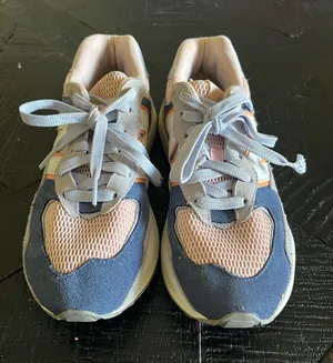 New Balance Women’s 57/40 Sneakers in Purple Haze/Night Air Size 9 thumbnail 1