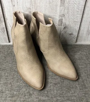 Fisace Womens Boots Size 8 Beige Tan Pointed Toe Heeled Ankle Booties Open Side thumbnail 1