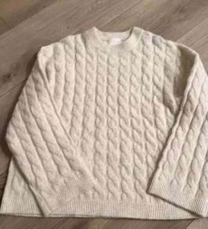 Oversized Cream H&M Sweater thumbnail 1