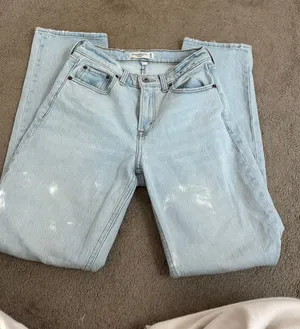 Abercrombie 90s Straight Mid Rise thumbnail 1