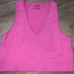 Garage hot pink ribbed plunge crop top thumbnail 1
