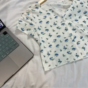 Blue Floral Cropped Button Front Baby Tee Cardigan Top Women's Small Cottage thumbnail 5