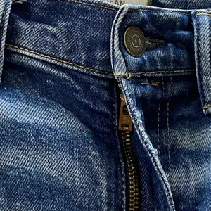American Eagle Outfitters AE77 Premium Blue Distressed Mom Jeans + a Free Gift! thumbnail 8