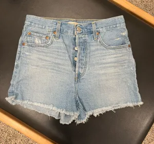 Levi’s Ribcage Shorts thumbnail 1
