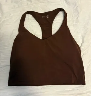 Aerie Offline Tank  thumbnail 1
