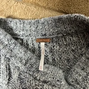 Free People On Your Side Cable Knit Sweater Womens XS Grey Cropped Pullover thumbnail 4