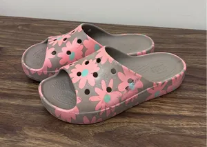 Crocs Classic Slide Sandals Womens 8 Taupe Pink Floral Daisy Print Slip On Shoes thumbnail 1
