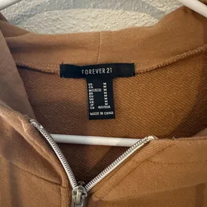 Forever 21 Cropped zip-up thumbnail 3