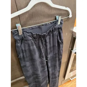 Lululemon Stretch High-Rise pants‎ black camo women's 2 thumbnail 2