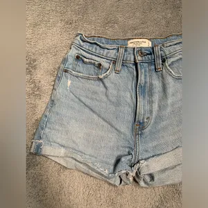 Abercrombie & fitch mom short Denim Shorts 25/0 thumbnail 2