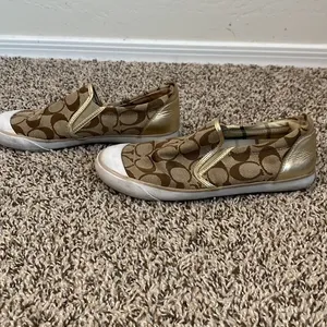 Coach women’s Beale Signature Slip On Loafer Sneaker size 7‎ thumbnail 5