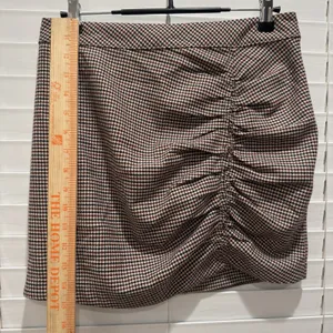 Free People Womens 2 Small Mini Skirt‎ Ruched Plaid Houndstooth Brown Academia thumbnail 3