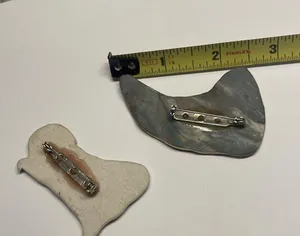Lot Of 2 Hand Made Ceramic Brooch Pins Hand Painted - A Bird Hunting Dog thumbnail 11