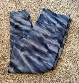 Athleta Salutation Stash leggings size large thumbnail 1