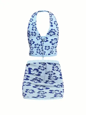 PrettyLittleThing Light Blue and Navy Floral Halter Top thumbnail 3