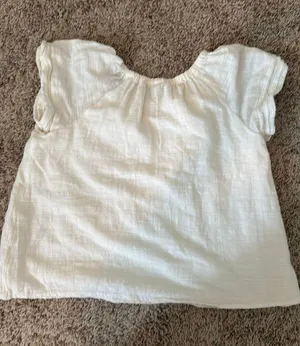 White top thumbnail 1