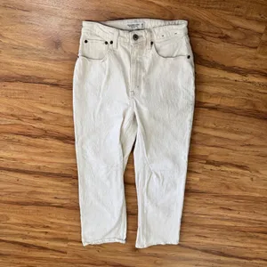 Abercrombie & Fitch Curve Love The 90s Relaxed Jean High Rise White 26 2R 5893 thumbnail 2