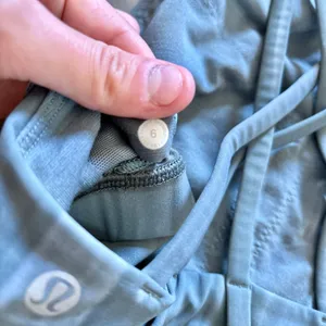 Lululemon Energy Bra High Neck Linear Spray Dye White Deep Ocean Size 6 thumbnail 4