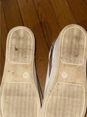 Universal Thread Women's White Sneakers with Brown Snake Print Toe thumbnail 3