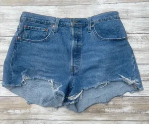 Levi’s 501‎ Cutoff Jean Shorts Sz 31 Med Wash Daisy Dukes Button Fly Casual thumbnail 1