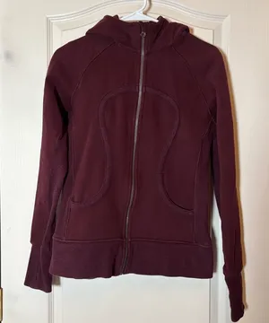 Lululemon Scuba Hoodie II. Size 8 Great Pre-loved Condition, VINTAGE Circa 2014 thumbnail 1