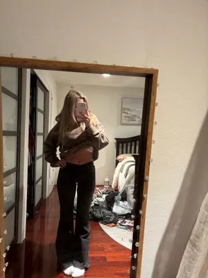 Urban Outfitters BDG Flare Jeans Low-Rise thumbnail 2