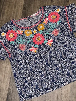 THML Blue and White Floral Short-Sleeve Blouse thumbnail 2