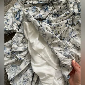 Altard state blue and white floral mini dress 💙🤍 women’s XXS long sleeve thumbnail 7
