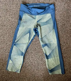 Under Armour Athletic 3/4 Capri Athleisure Gym Workout Yoga Leggings Large thumbnail 1