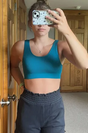 Old Navy Active Sports Bra thumbnail 1