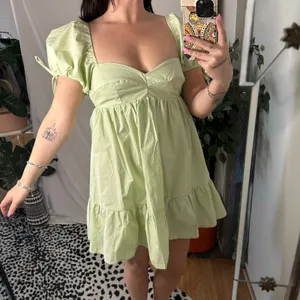 Olivaceous Babydoll Mini Dress Light Green Size Medium NWT thumbnail 3
