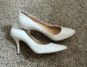 INC International Concepts White Pointed-Toe Stiletto Pumps thumbnail 1