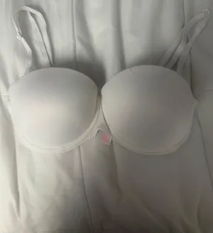 Victoria's Secret Push-up Bra thumbnail 1