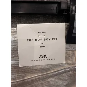 Zara Women Jeans Size 2 Silver The Boy Boy Fit Metallic Straight Leg Denim thumbnail 6